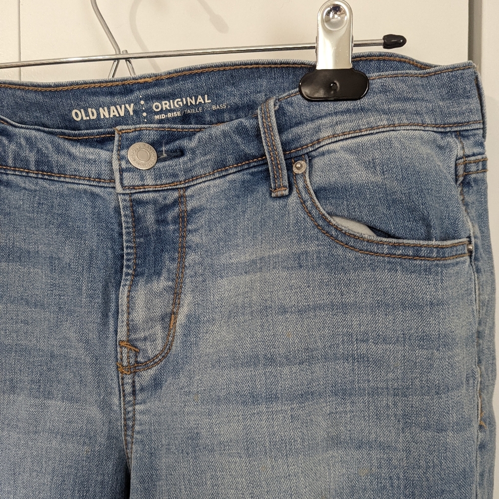 Old Navy Distressed Jeans Original Mid rise Size 6 Regular - Picture 2 of 4